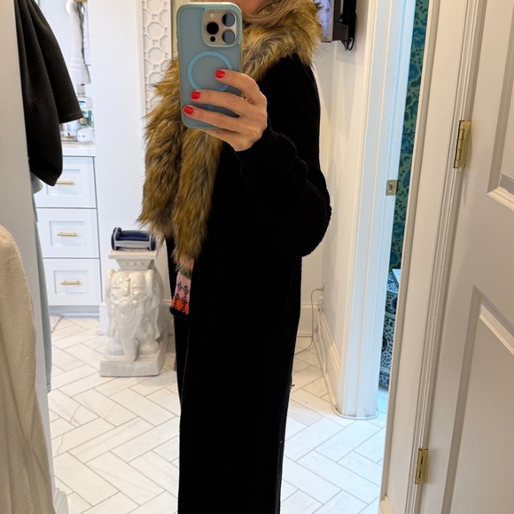 Black Long Cardigan with Faux Fur Collar - Picture 2 of 4